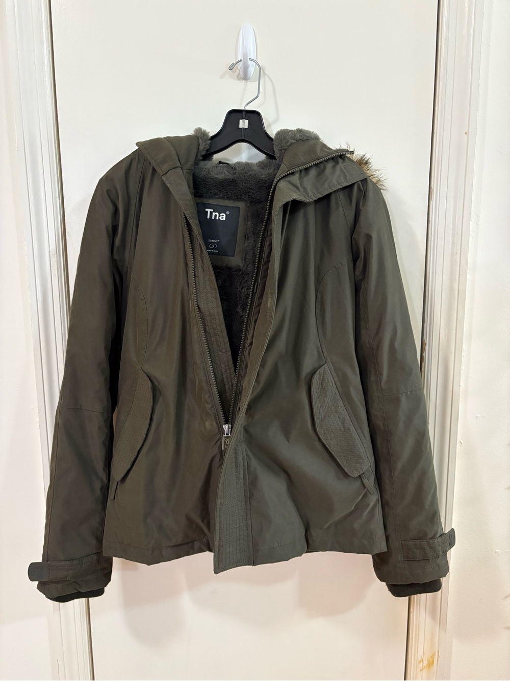 Aritzia Summit Short Parka (Dark Olive)